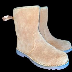 UGG K Corene boots with bows size 1